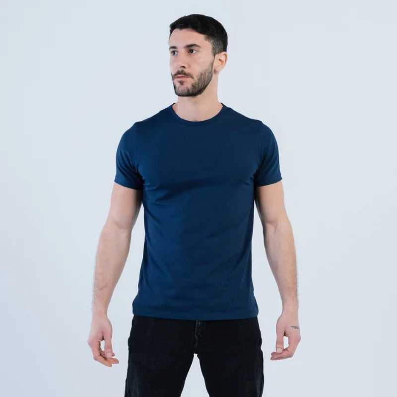 Basic navy t-shirt made from premium Giza cotton - straight hem cut